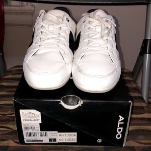 Aldo Mens Casual shoes White/Blue Size 8 Like New With Original Box